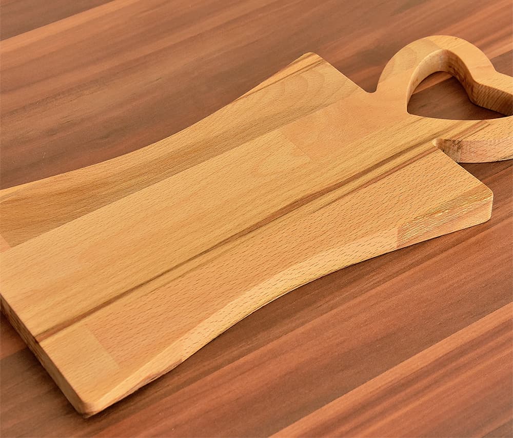 Daska za sečenje sa drškom u obliku srca od drveta bukve, 40x20cm