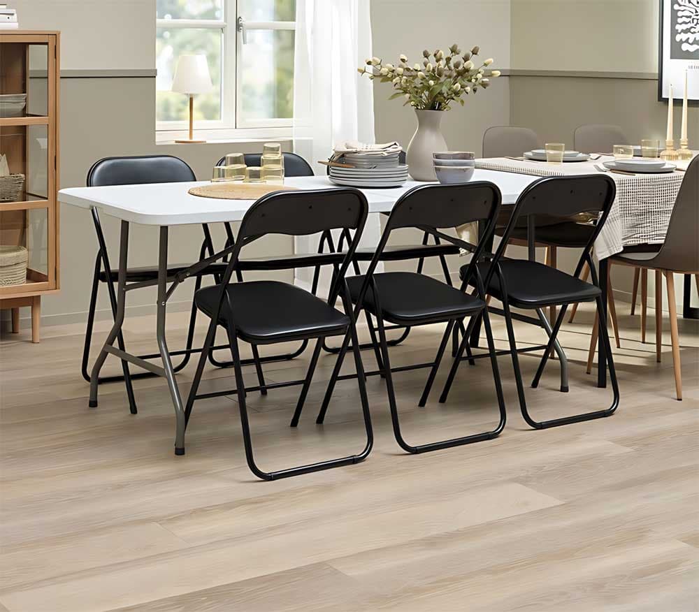 Slavska garnitura za 6 osoba sa sklopivim stolicama i sklopivim stolom