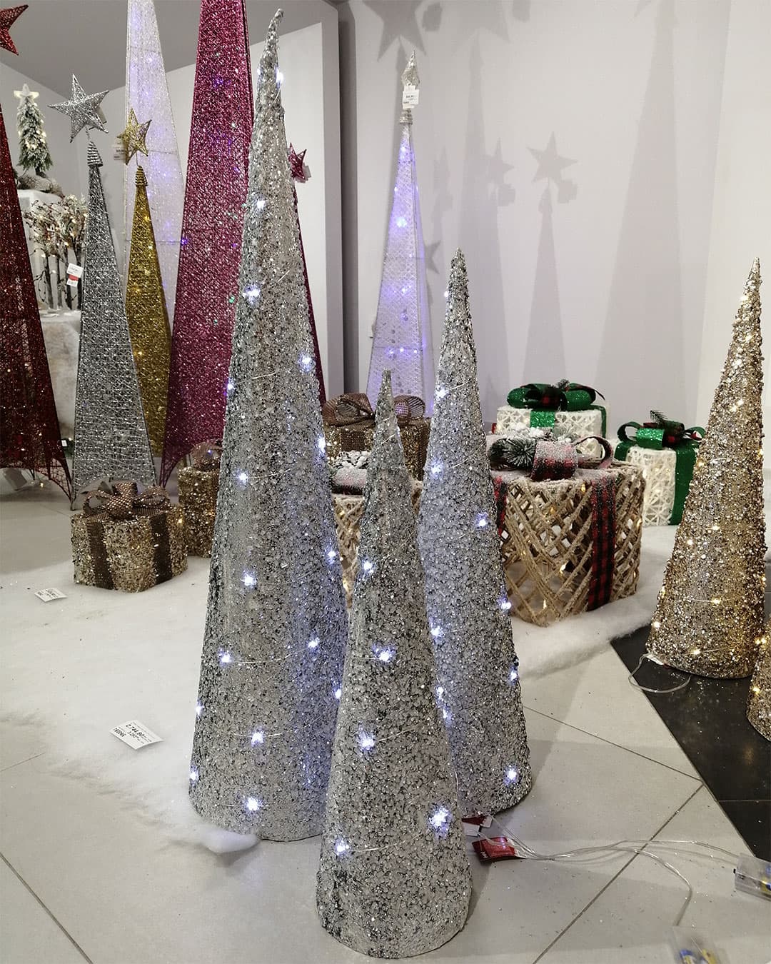 LED Svetleća Kupa Pearl Cone Visina 80 cm Srebrna