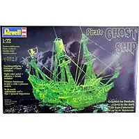 Kliknite za detalje - Revell maketa Piratski ukleti brod (sa fosforescentnom bojom) RV05433/150