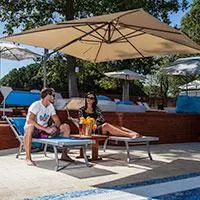 Kliknite za detalje - Zglobni Četvorougaoni Suncobran Martinique Bež