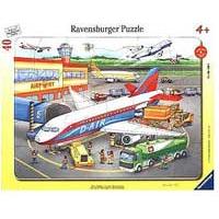 Ravensburger puzzle 40 delova -  Na aerodromu 06700