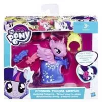 Kliknite za detalje - My Little Pony Runway Princess Twilight Sparkle B8810