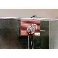 Kliknite za detalje - Vešalica za staklo sa kukicom na tikovini