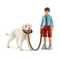 Kliknite za detalje - Schleich Figure Domaće životinje - Labrador u šetnji 42478