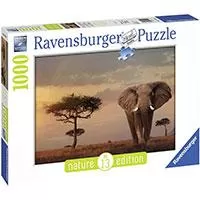 Kliknite za detalje - Ravensburger Slagalica 1000 delova - Priroda - Slon u Masai Mara Nacionalnom parku, Kenija 15159