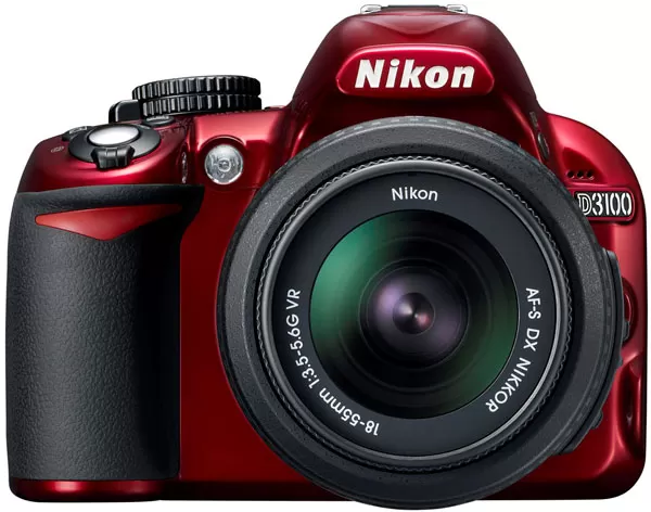 Nikon SLR fotoaparat D3100 crveni sa objektivima 18-55VR i 55-200VR - SLR u DX-formatu sa CMOS senzorom slike od 14,2 megapiksela, režimom „Vodič“, EXPEED 2, sistemom za oštrinu fokusa u 11 tačaka i punu HD D-Movie rezoluciju. Odlikuje se laganim kućištem i superiornom ergonomijom. - Slika