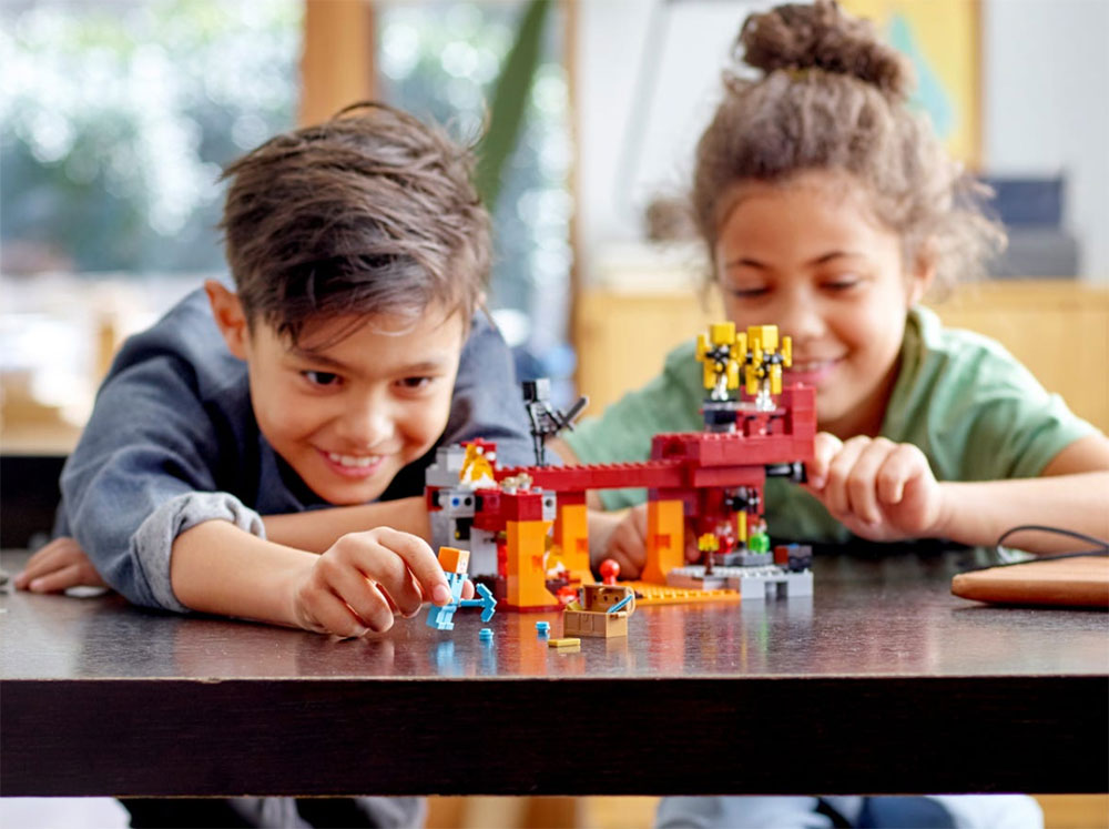 Lego hotsell 21154 cena