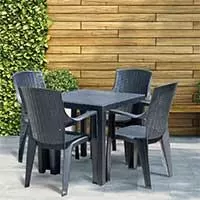 Kliknite za detalje - Baštenska Garnitura sa Ratan Teksturom - 4 Stolice i Sto Kliknite za detalje - Baštenska Garnitura sa Ratan Teksturom - 4 Stolice i Sto