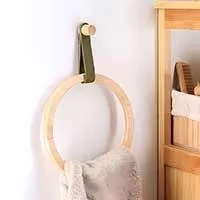 Kliknite za detalje - Okrugli Nosač Za Peškire Bambus i Eko Koža - Montaža Bez Bušenja Green Kliknite za detalje - Okrugli Nosač Za Peškire Bambus i Eko Koža - Montaža Bez Bušenja Green