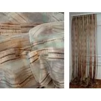 Zavesa Ella A01 Zavesa Ella A01 - Organdinska zavesa sa uzdužnim atraktivnim širokim linijama. Gore traka sa dva reda kačenja, dole fabričko olovo.