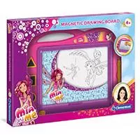 Mia i ja - Tabla za Pisanje Mia i ja - Tabla za Pisanje - Igračka koja razvija kreativnost kod dece. Piši briši tabla nudi neograničenu moć crtanja i pisanja. Kada dete želi da obriše nacrtani crtež dovoljno je da povuče slajder i tabla je spremna za nove crteže.