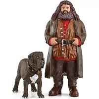 Schleich® Harry Potter™ figure Hagrid i pas Feng 42638 Schleich® Harry Potter™ figure Hagrid i pas Feng 42638 - Schleich® figure Harijevog prvog prijatelja sa Hogvortsa i njegovog psa, Hagrida, polu-džina i strastvenog obožavaoca pomalo(!?) opasnih magijskih stvorenja. Feng je veliki, ali ipak samo pas!